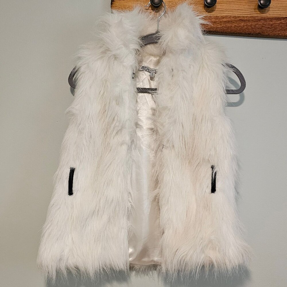 Women’s White Faux Fur Sleeveless Vest